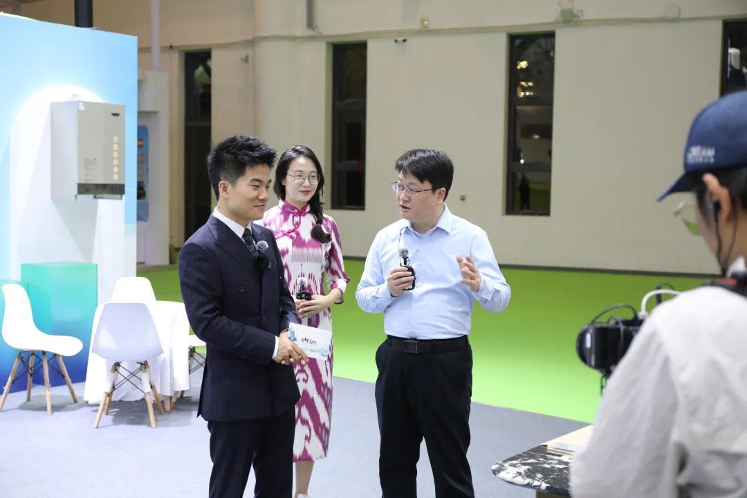 宇辉为南京“带货”CQ9电子平台董(图9)